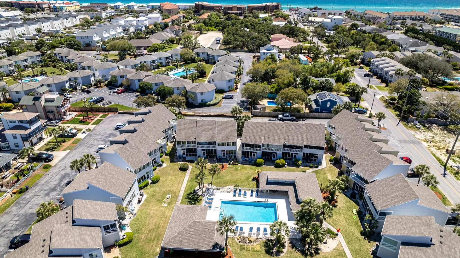 Sandpiper Cove 9214- By Holiday Isle Properties Destin